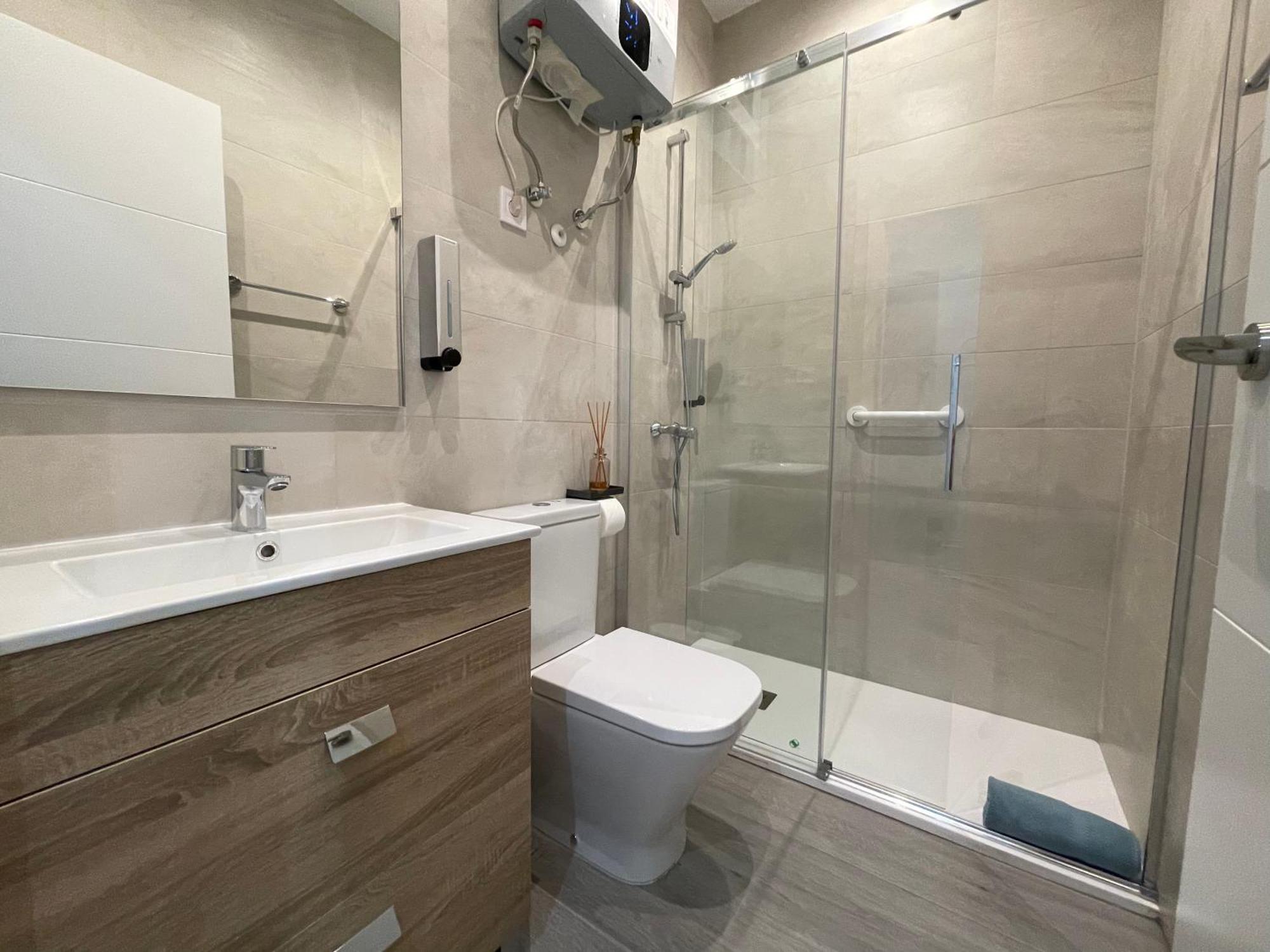 Estudios Nuevos Madrid Centro Kültér fotó