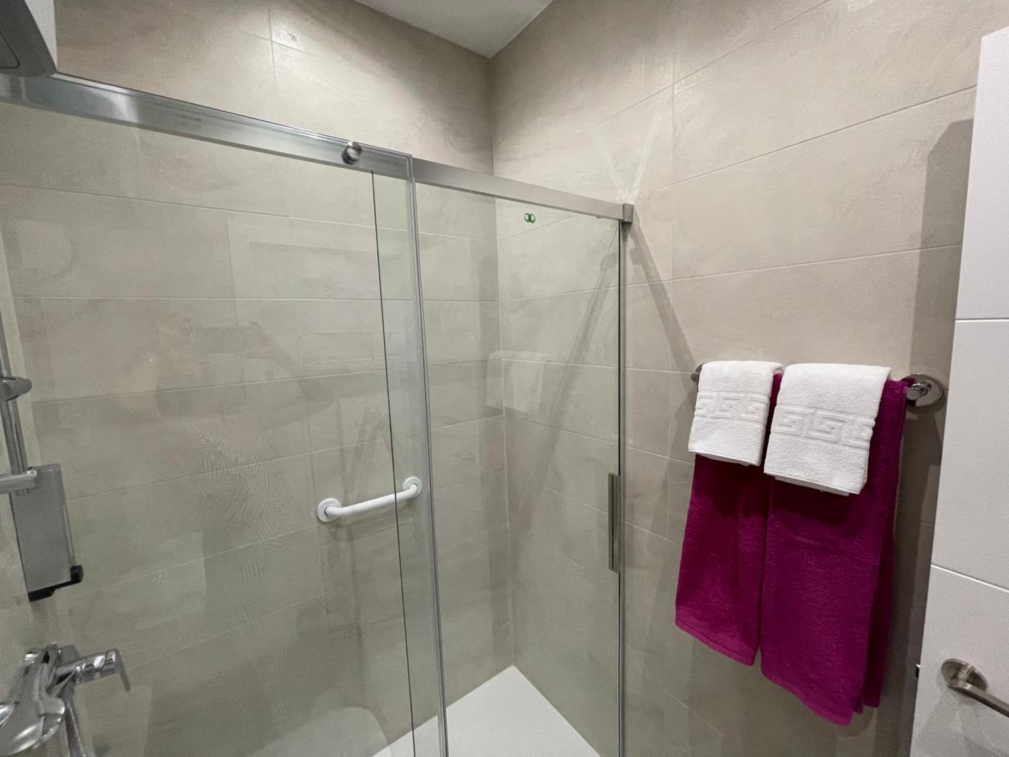 Estudios Nuevos Madrid Centro Kültér fotó